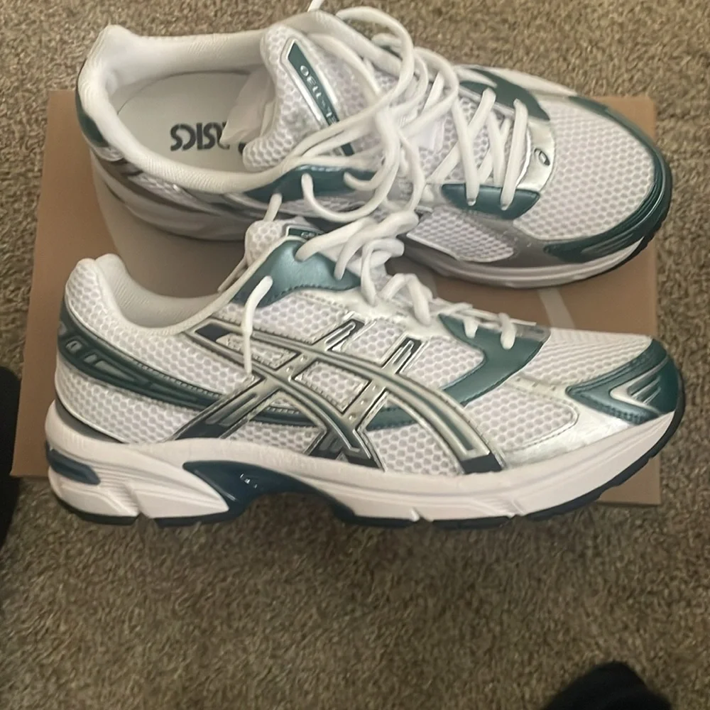 ASICS - Picture 1 of 6
